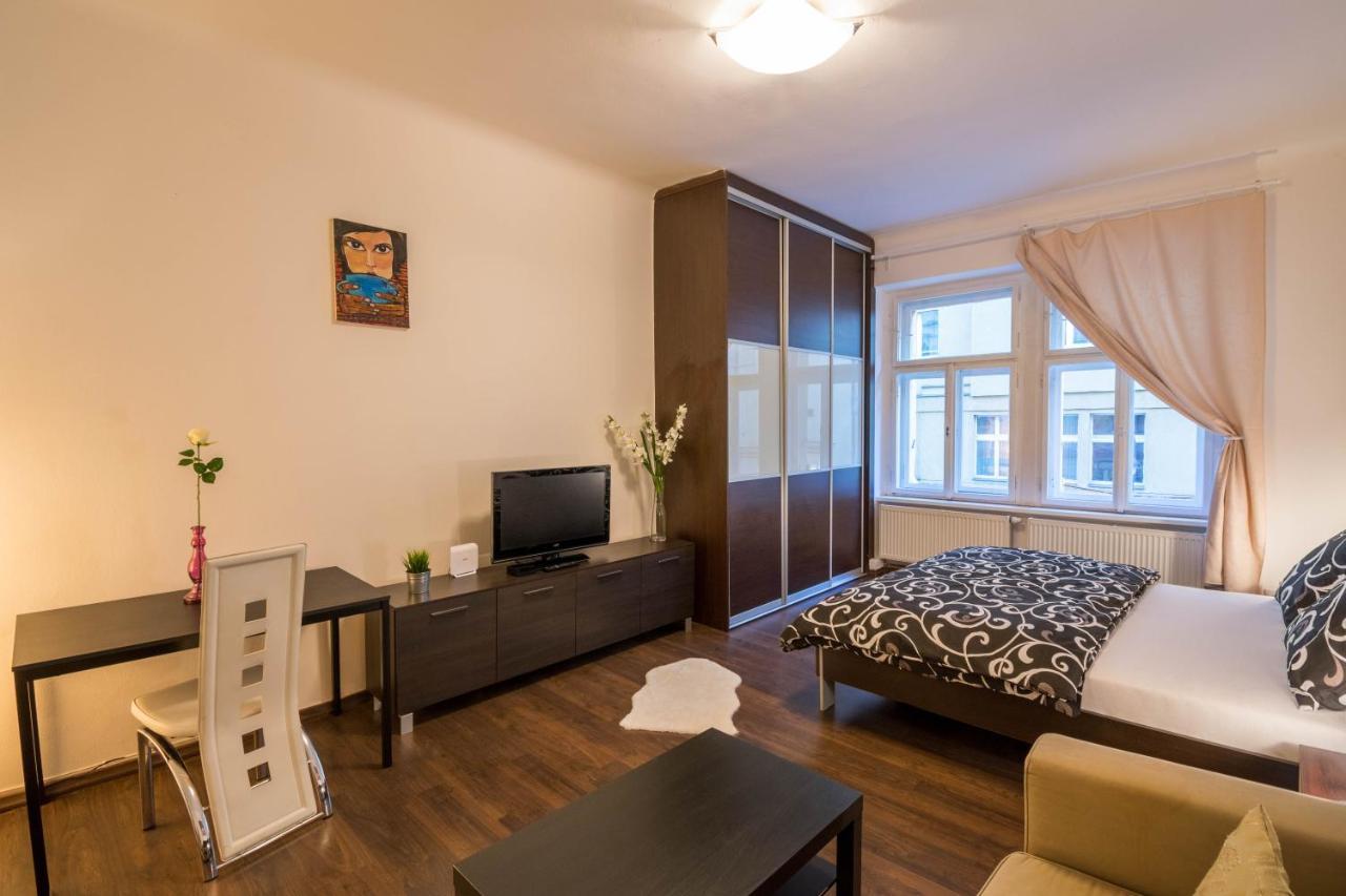 Chest Design Apartments Прага Экстерьер фото
