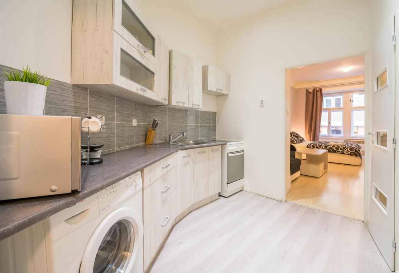 Chest Design Apartments Прага Экстерьер фото