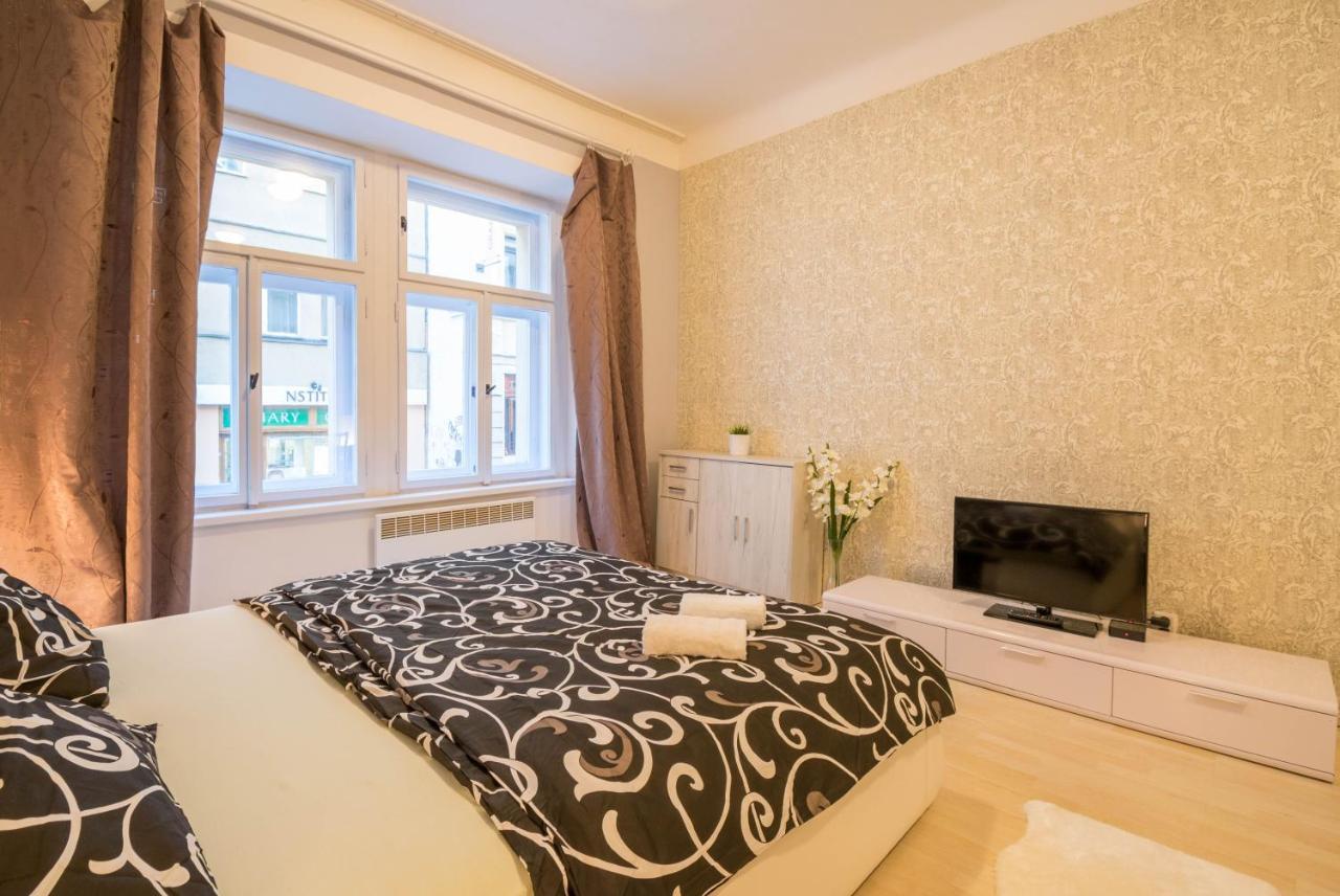 Chest Design Apartments Прага Экстерьер фото