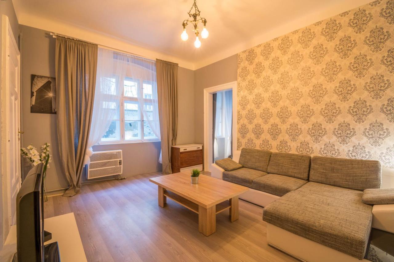 Chest Design Apartments Прага Экстерьер фото