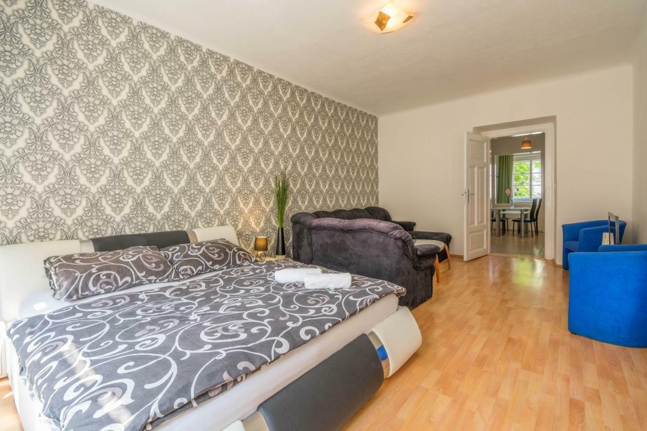 Chest Design Apartments Прага Экстерьер фото