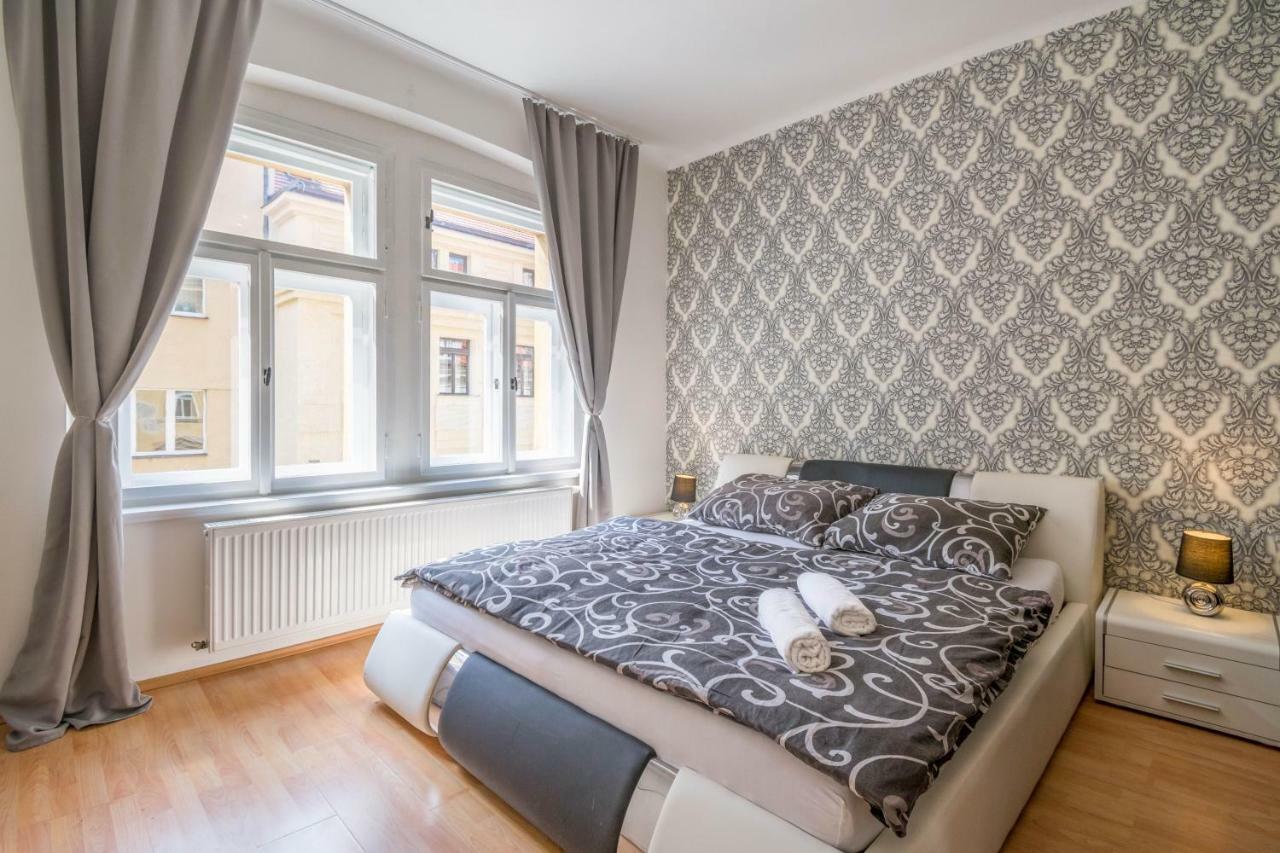 Chest Design Apartments Прага Экстерьер фото