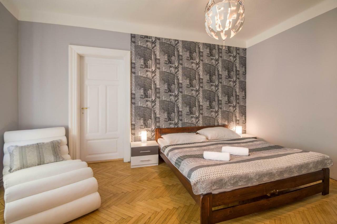 Chest Design Apartments Прага Экстерьер фото